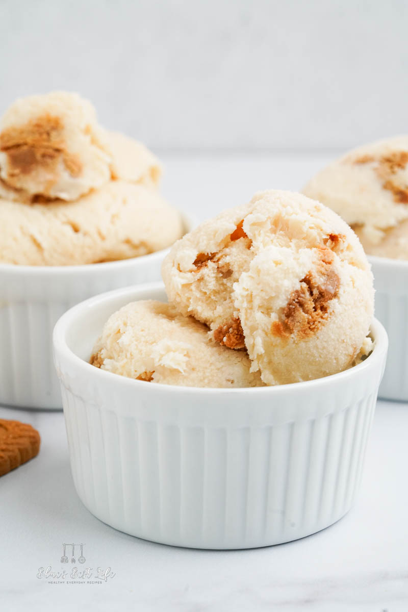 3 serving dishes of cookie butter ice cream. 