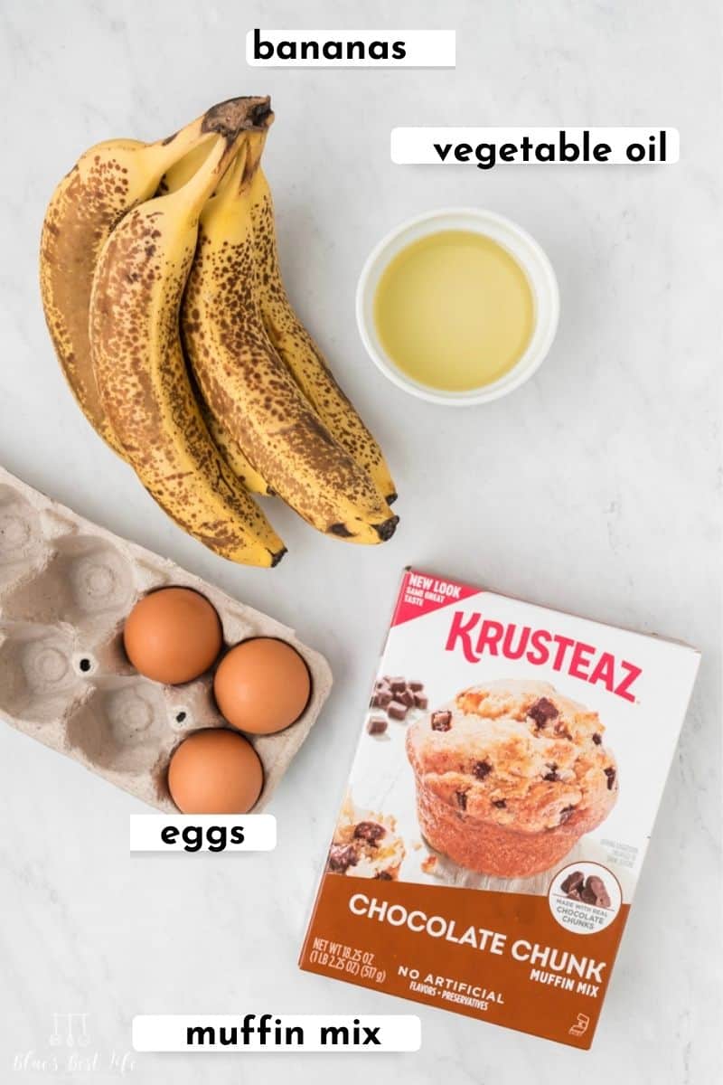 ingredients for 4 ingredient banana bread: bananas, vegetable oil, eggs, chocolate muffin mix.
