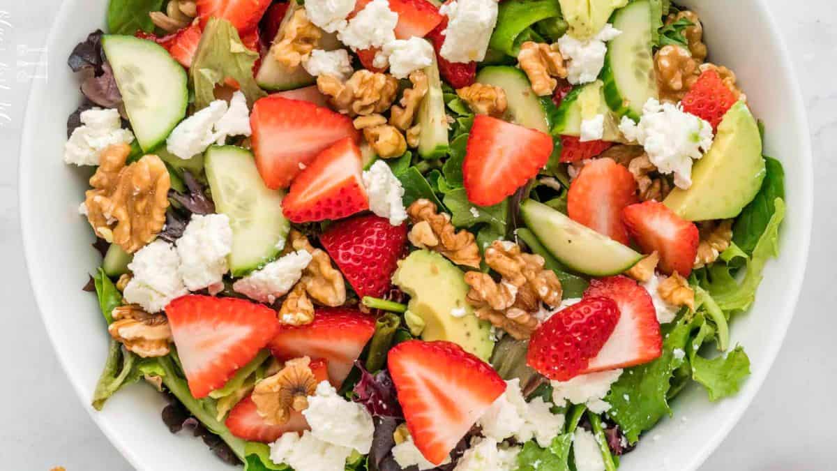 Strawberry Walnut Salad Recipe