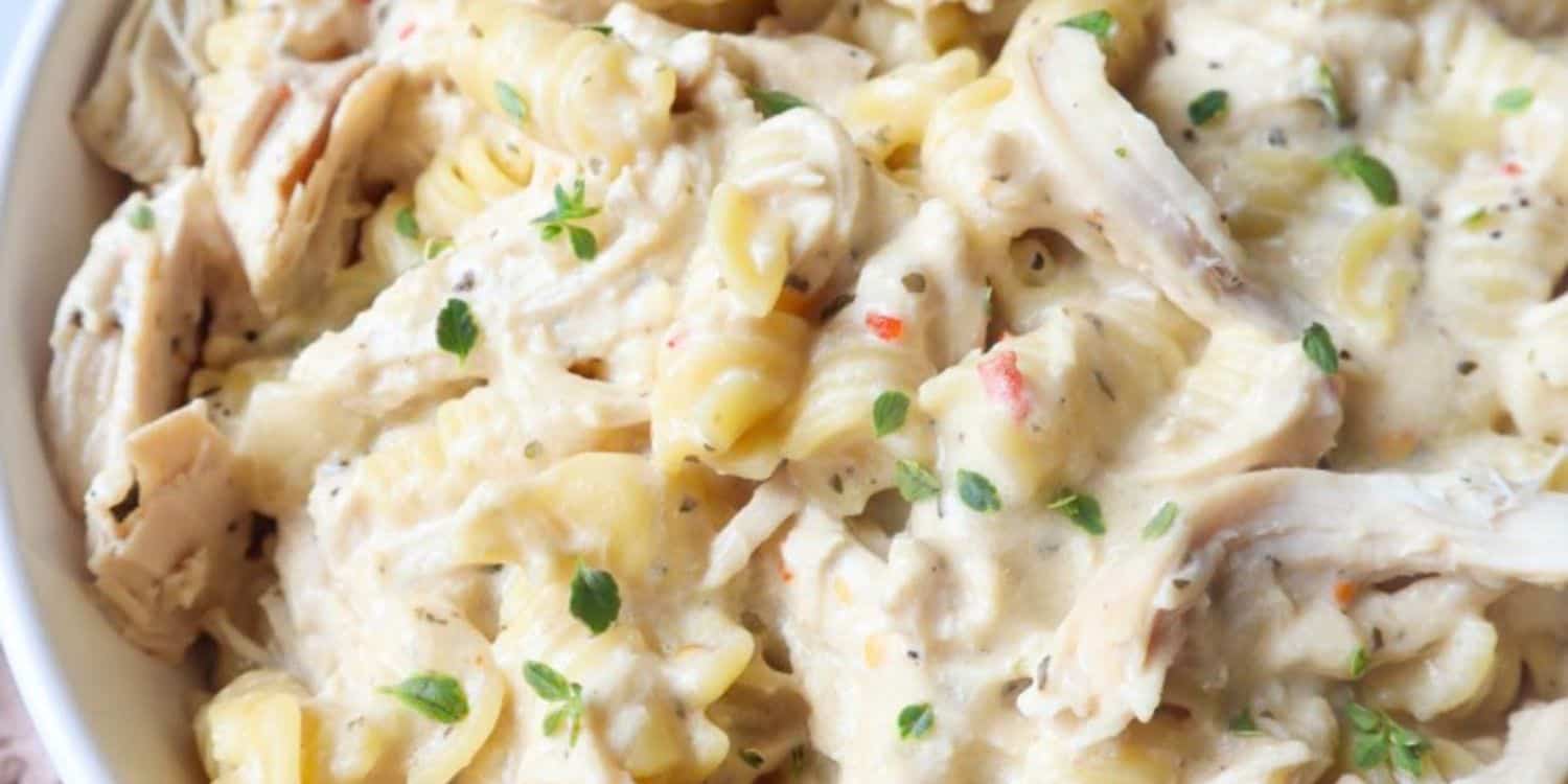 Close-up shot of Garlic Parmesan Chicken Pasta.
