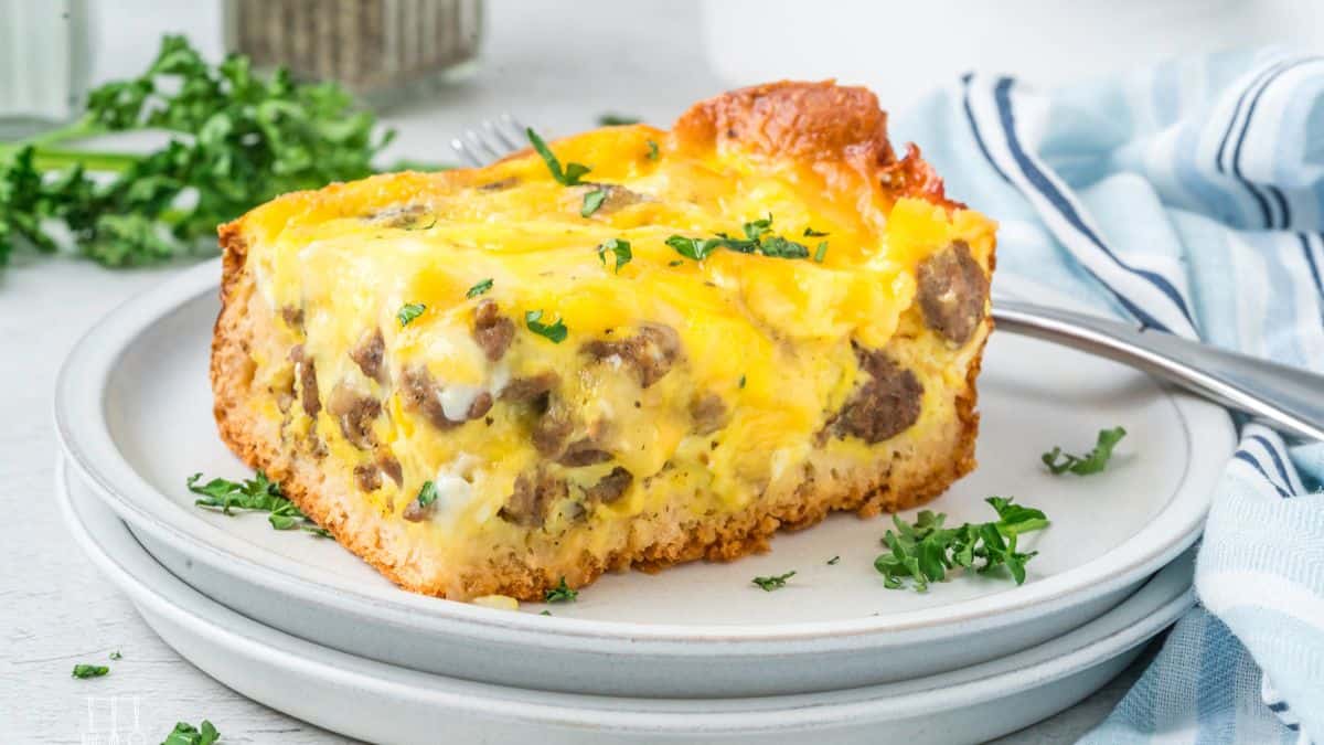 Easy Crescent Roll Breakfast Casserole With Sausage