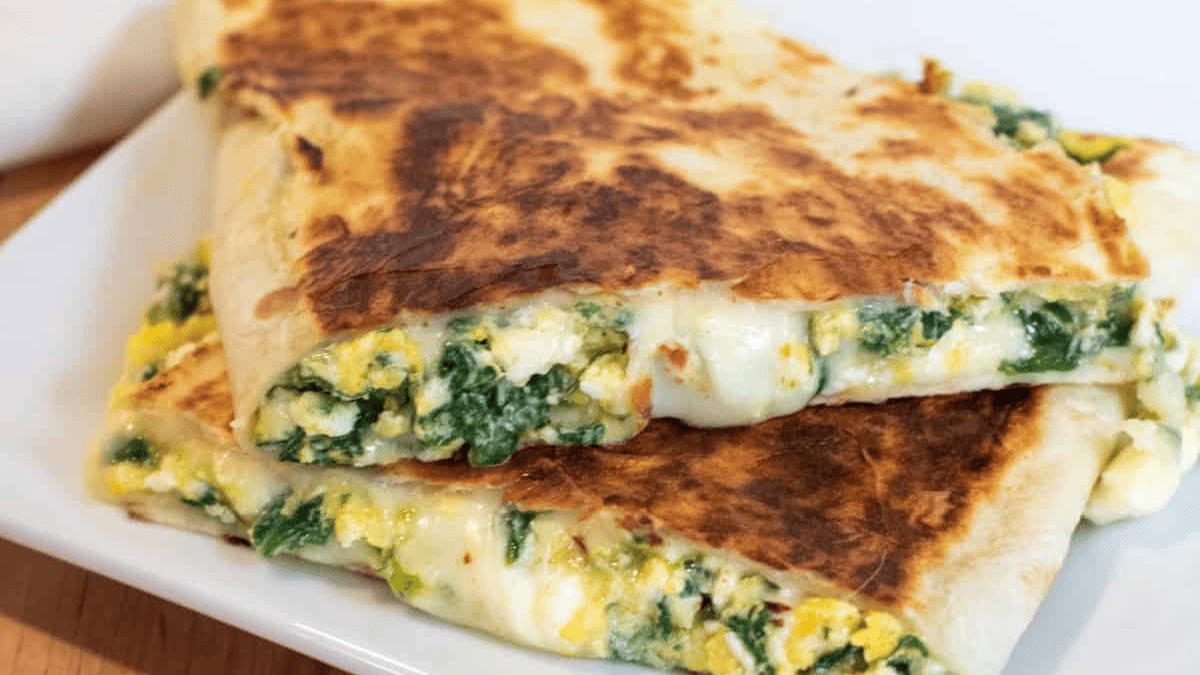 10 Minute Spinach and Feta Breakfast Quesadilla