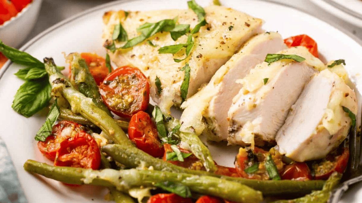 Easy Baked Chicken Pesto