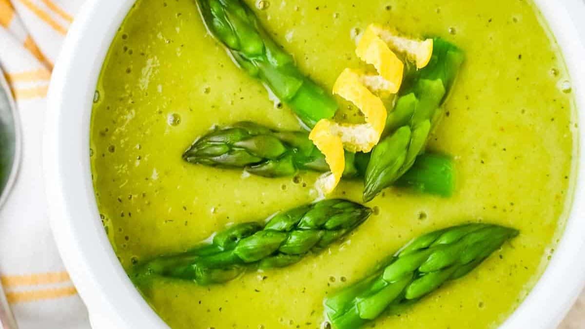 Creamy Vegan Asparagus Soup