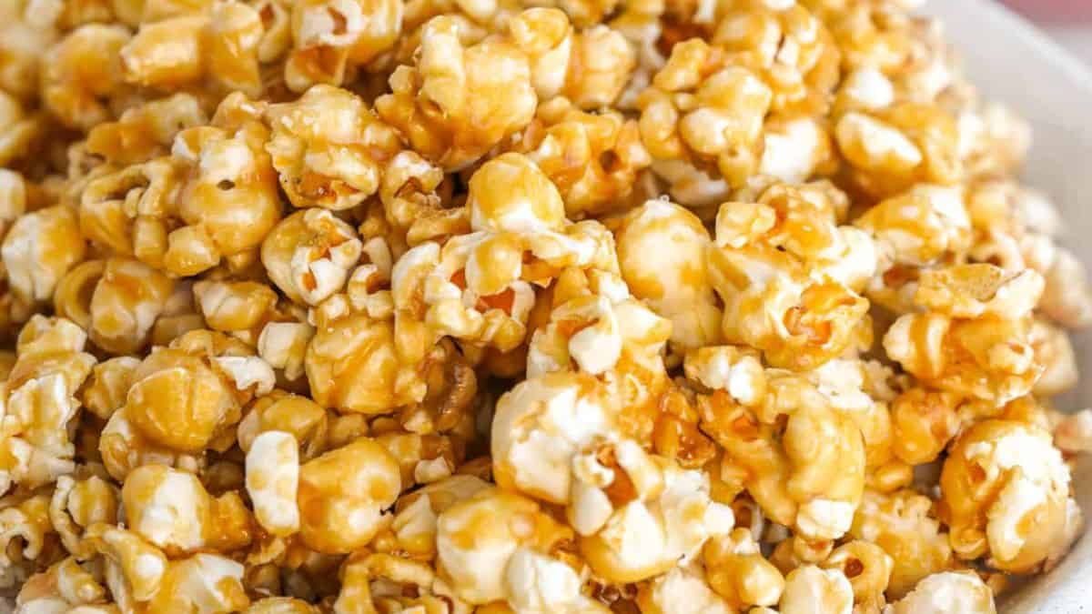 The Best Homemade Caramel Popcorn