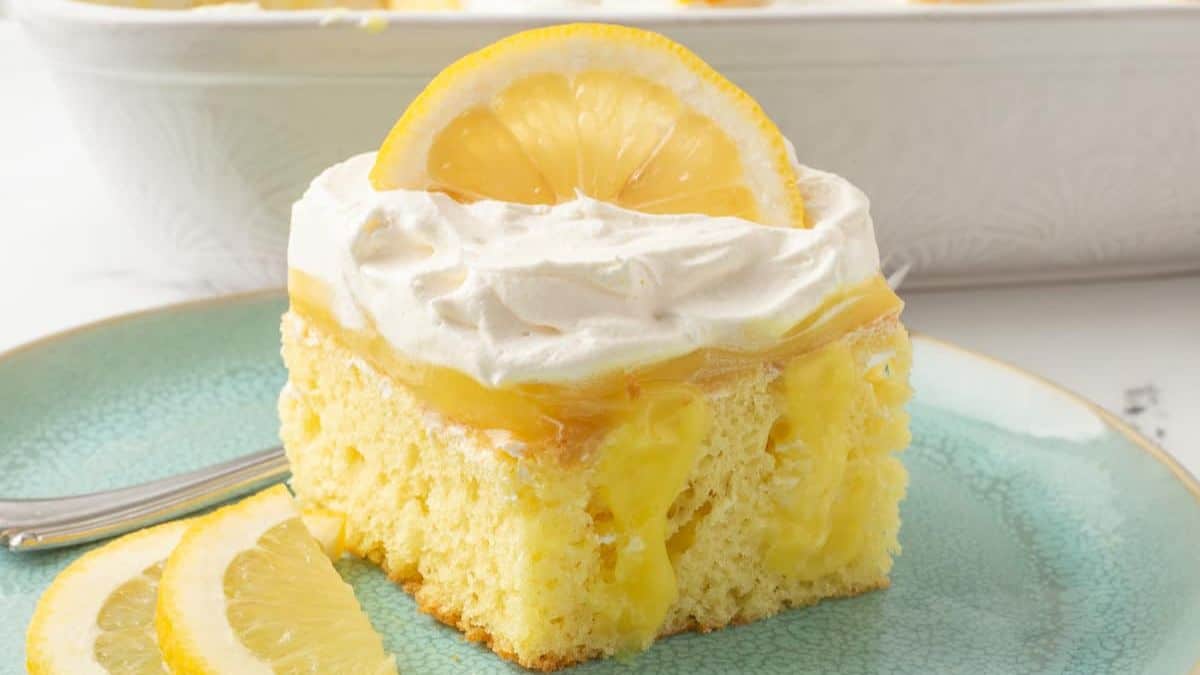 Best Lemon Poke Cake Recipe