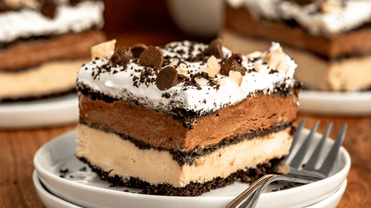 No Bake Chocolate Peanut Butter Oreo Dessert