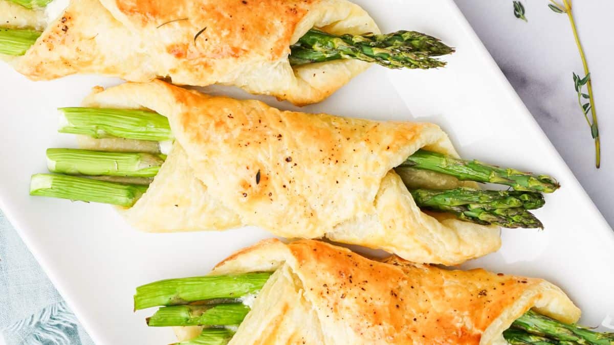 Asparagus Puff Pastry Tarts With Gruyere Cheese