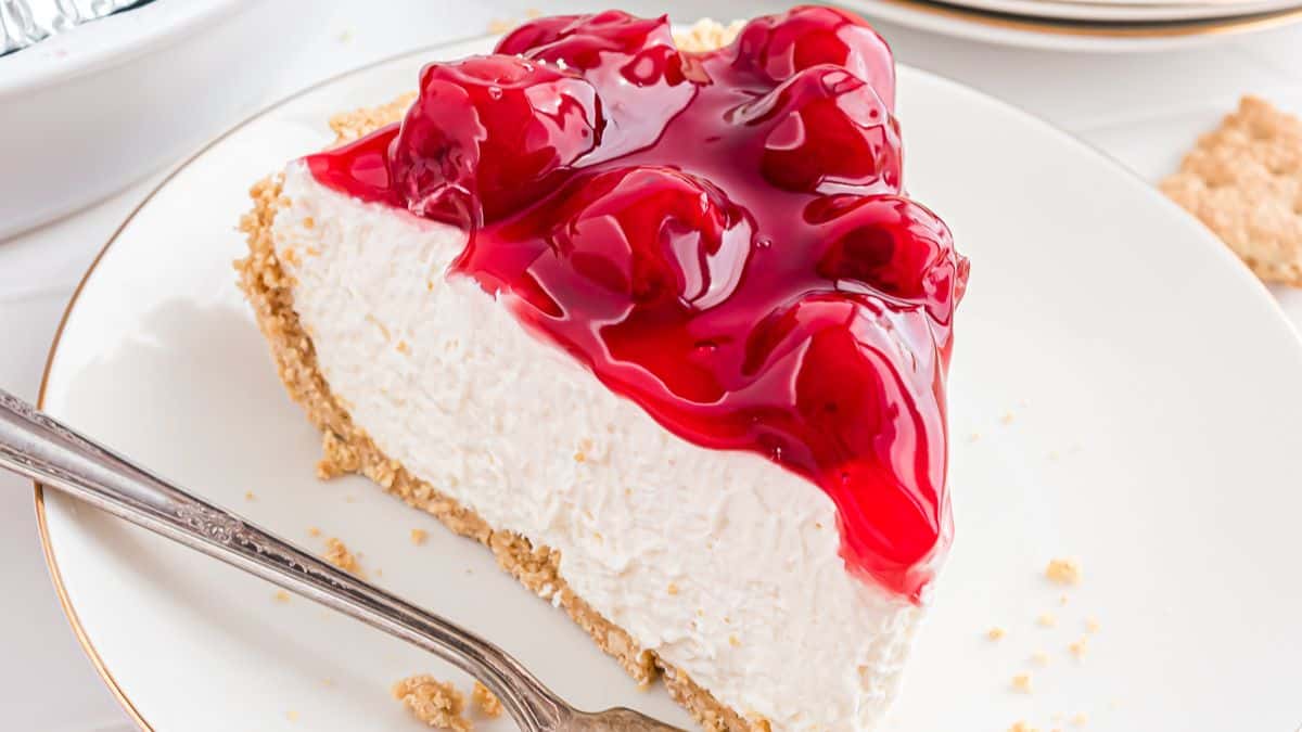 Easy No Bake Cherry Pie With Graham Cracker Crust