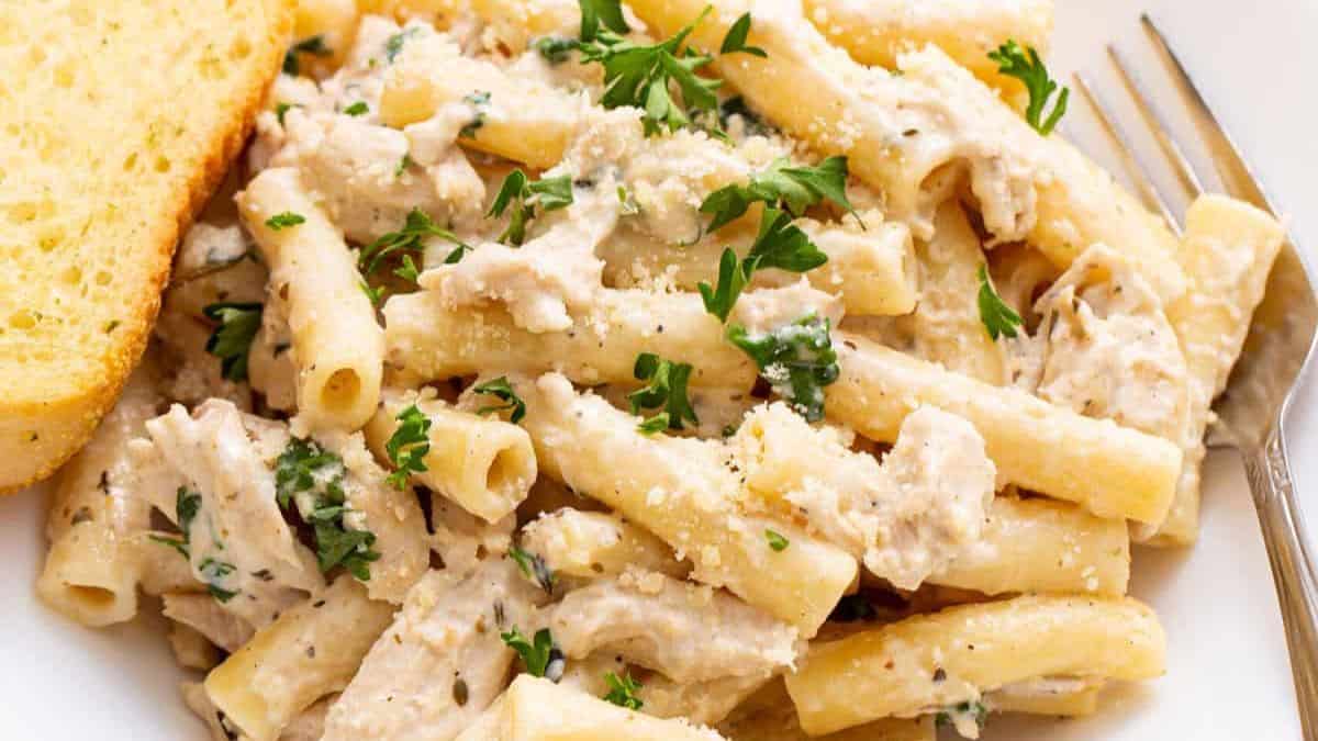 Crockpot Chicken Alfredo
