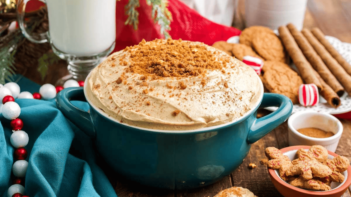 Gingerbread Cheesecake Dip