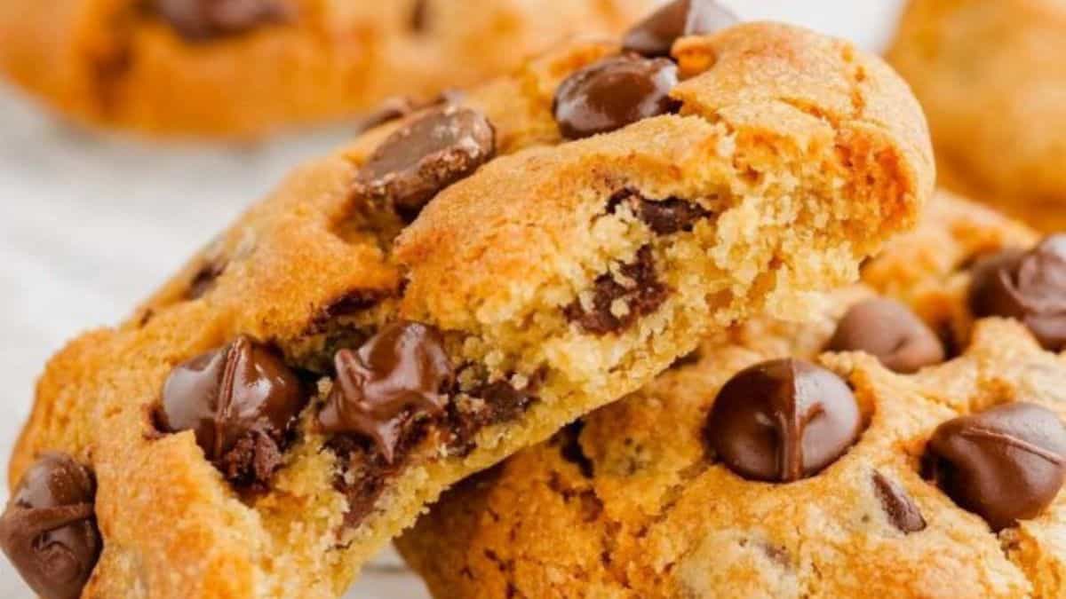Air Fryer Chocolate Chip Cookies