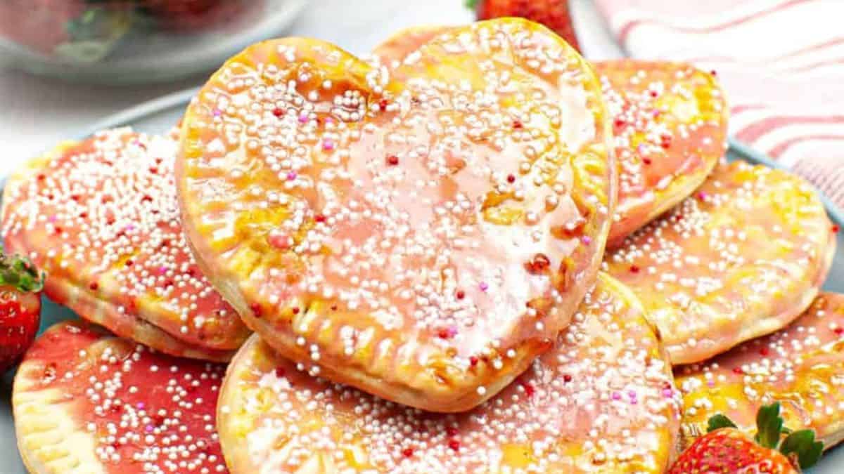 Homemade Strawberry Pop Tarts Hearts&nbsp;
