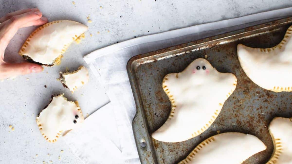 pop tarts covered in white chocolate and shaped like ghosts