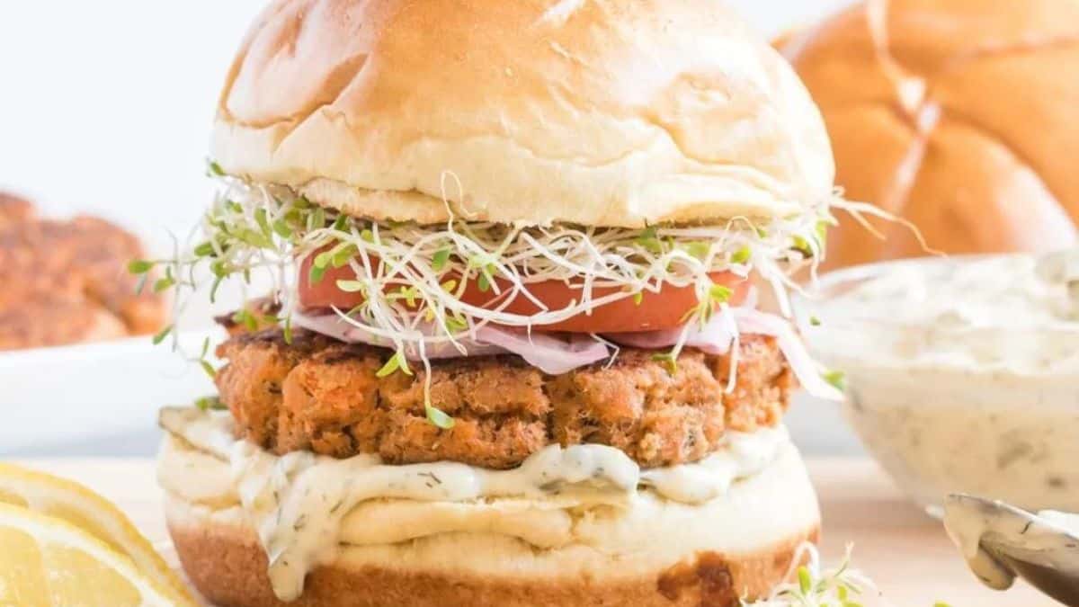 Easy Salmon Burgers