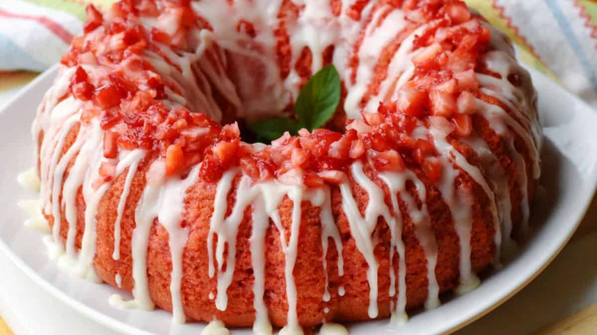 strawberry pound cake