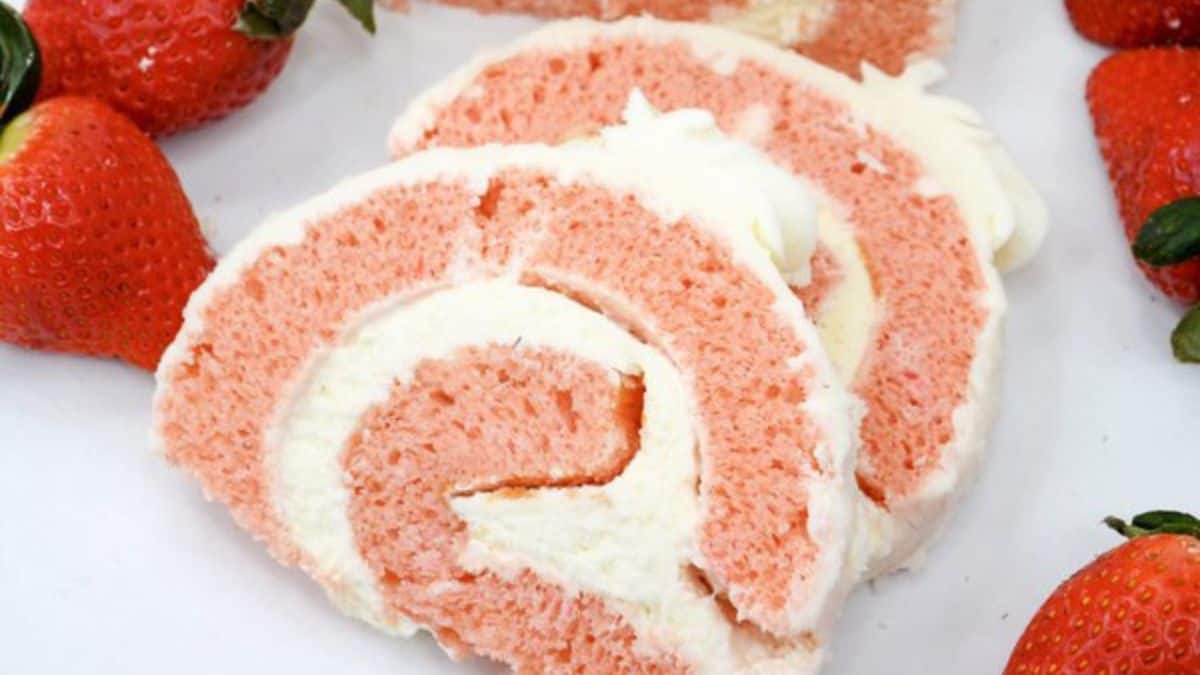strawberry swiss roll
