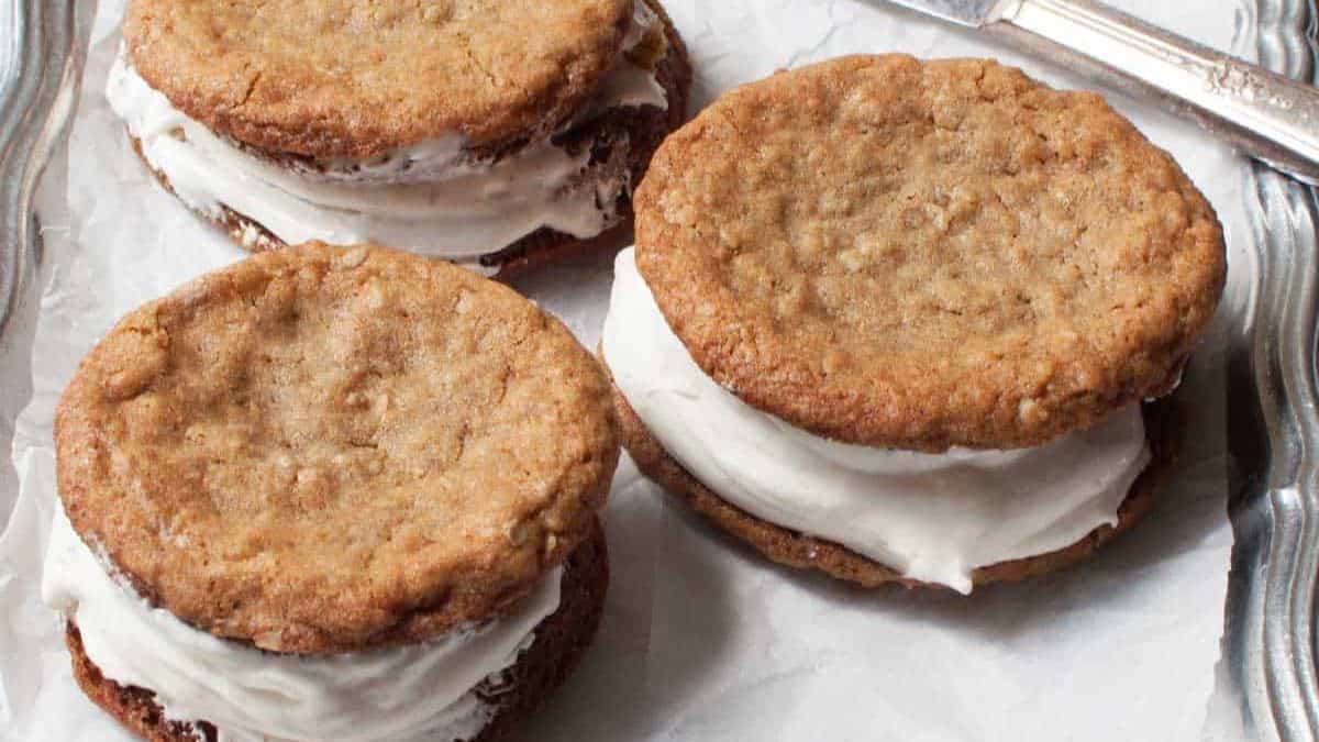 Amish Oatmeal Whoopie Pies