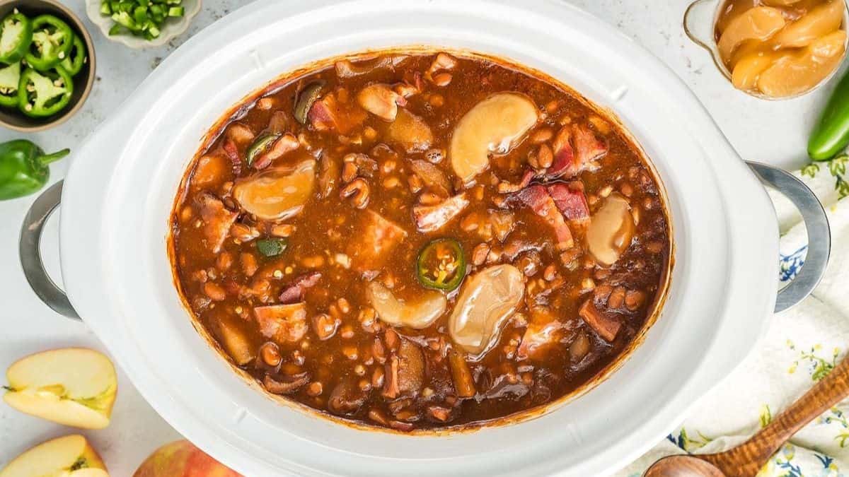 Slow Cooker Apple Pie Baked Beans
