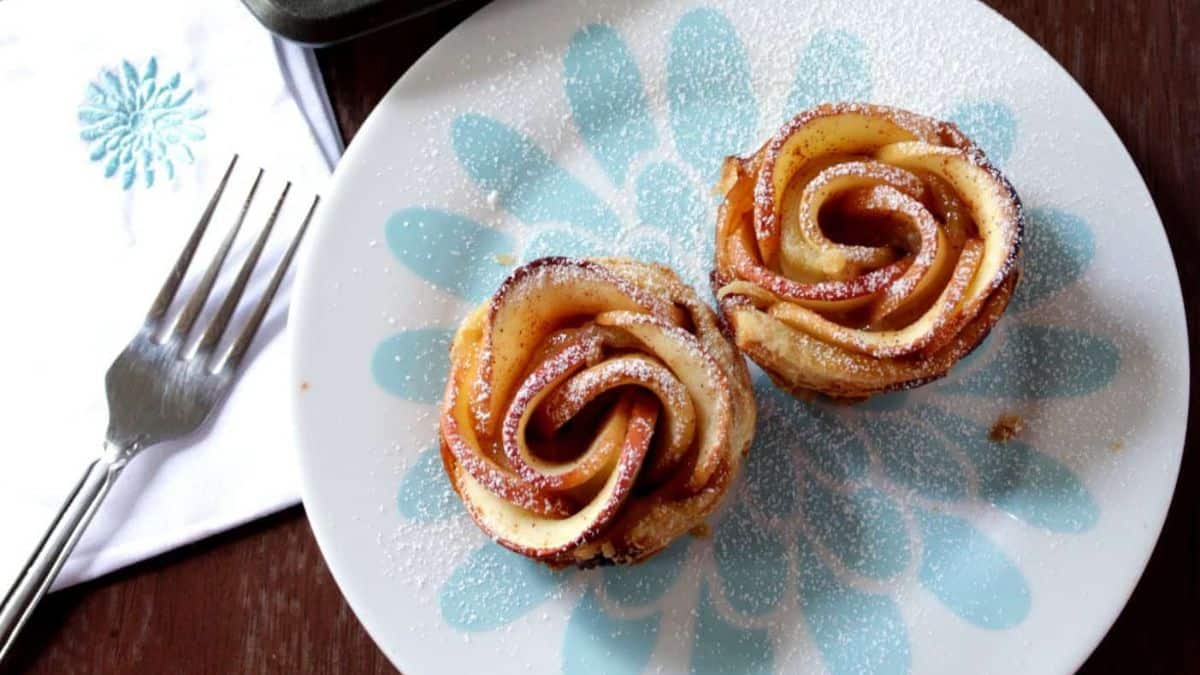 Baked Apple Roses With Puff Pastry