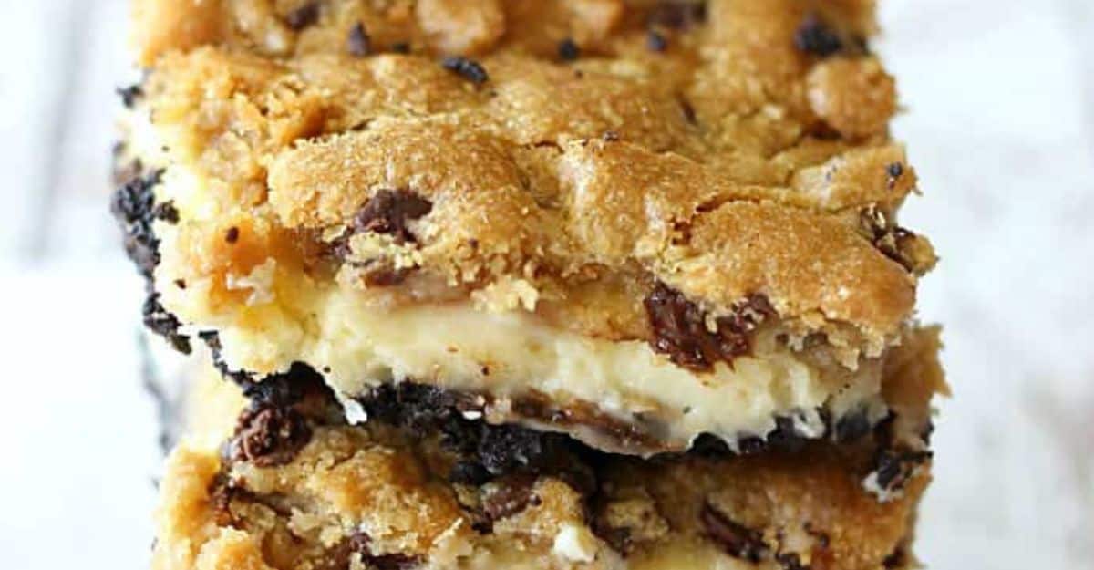 Oreo Chocolate Chip Cheesecake Bars