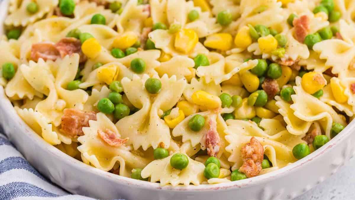 Easy Bacon Pea Pasta Salad
