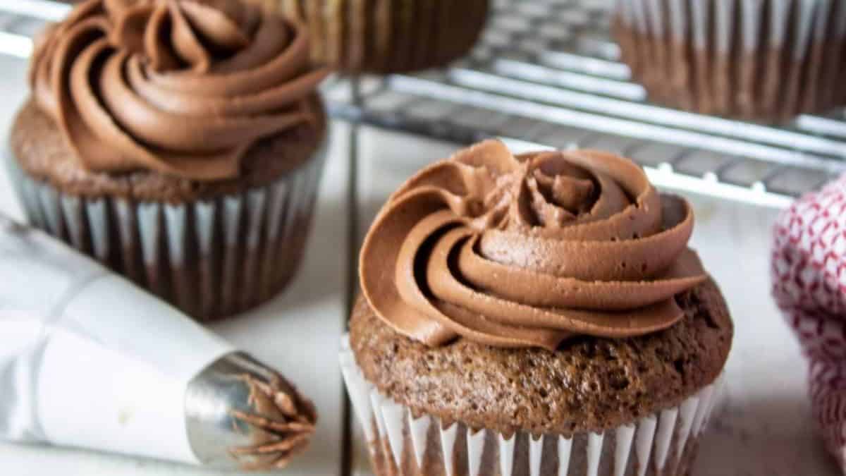 Chocolate Mayonnaise Cupcakes