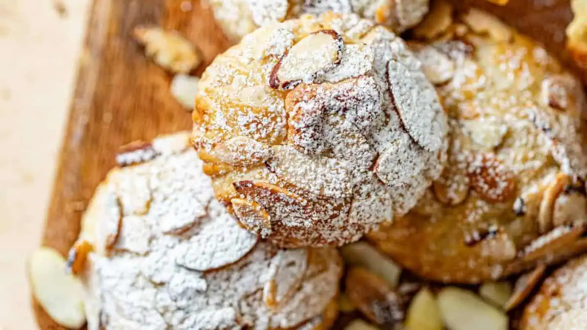 Almond Croissant Cookies