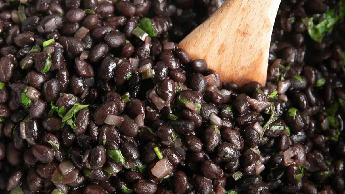 Mexican Black Beans Recipe (Frijoles Negros)