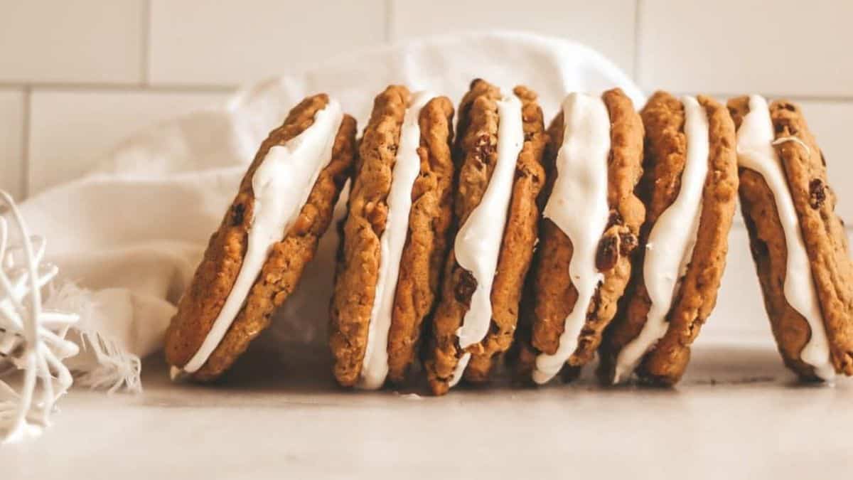 Oatmeal Raisin Marshmallow Cream Pies