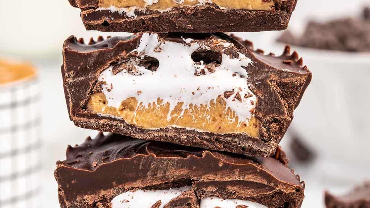 Peanut Butter Marshmallow Cups are great snacks with marshmallow fluff. 