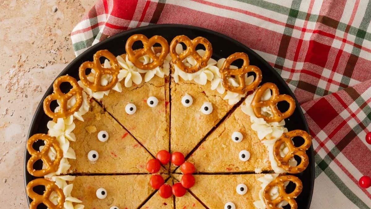 Reindeer Sugar Cookie Bars