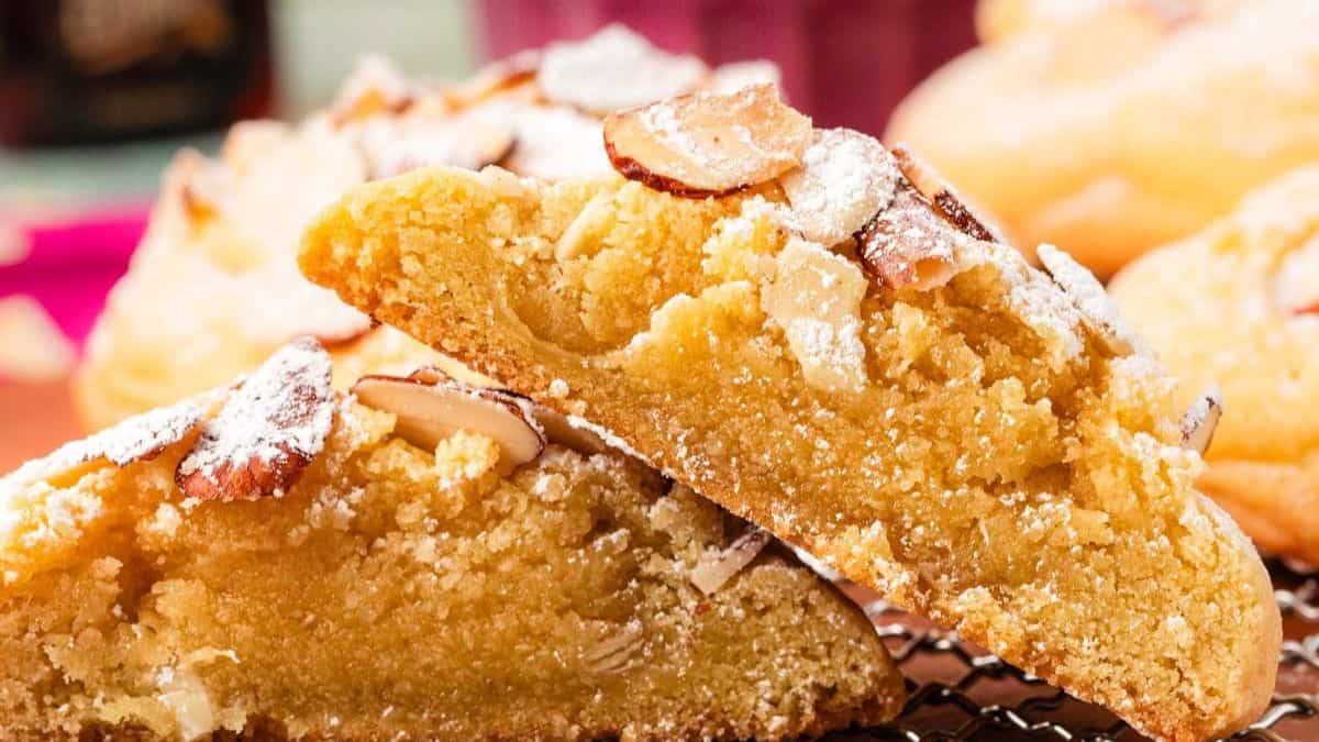 Almond Croissant Cookies