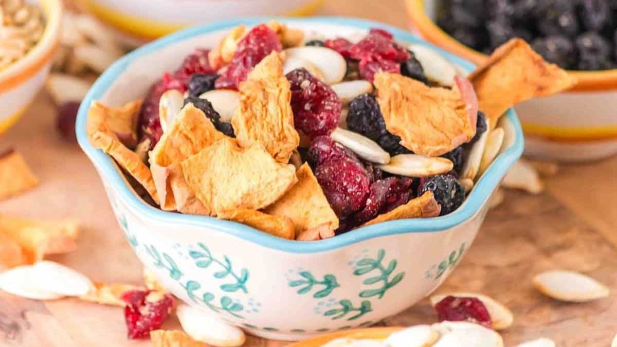 Coastal Medley Trail Mix's Bowl