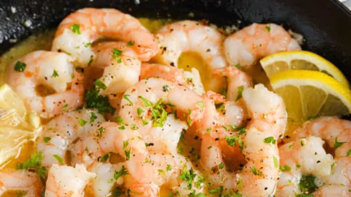 Freshly cooked shrimp scampi