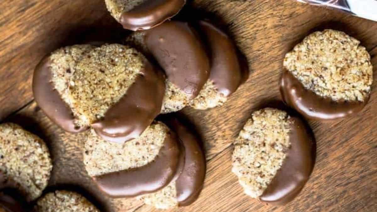 Almond cookies dipped in dark chocolates.