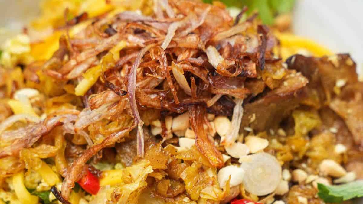 Upclose B&aacute;nh Tr&aacute;ng Trộn.