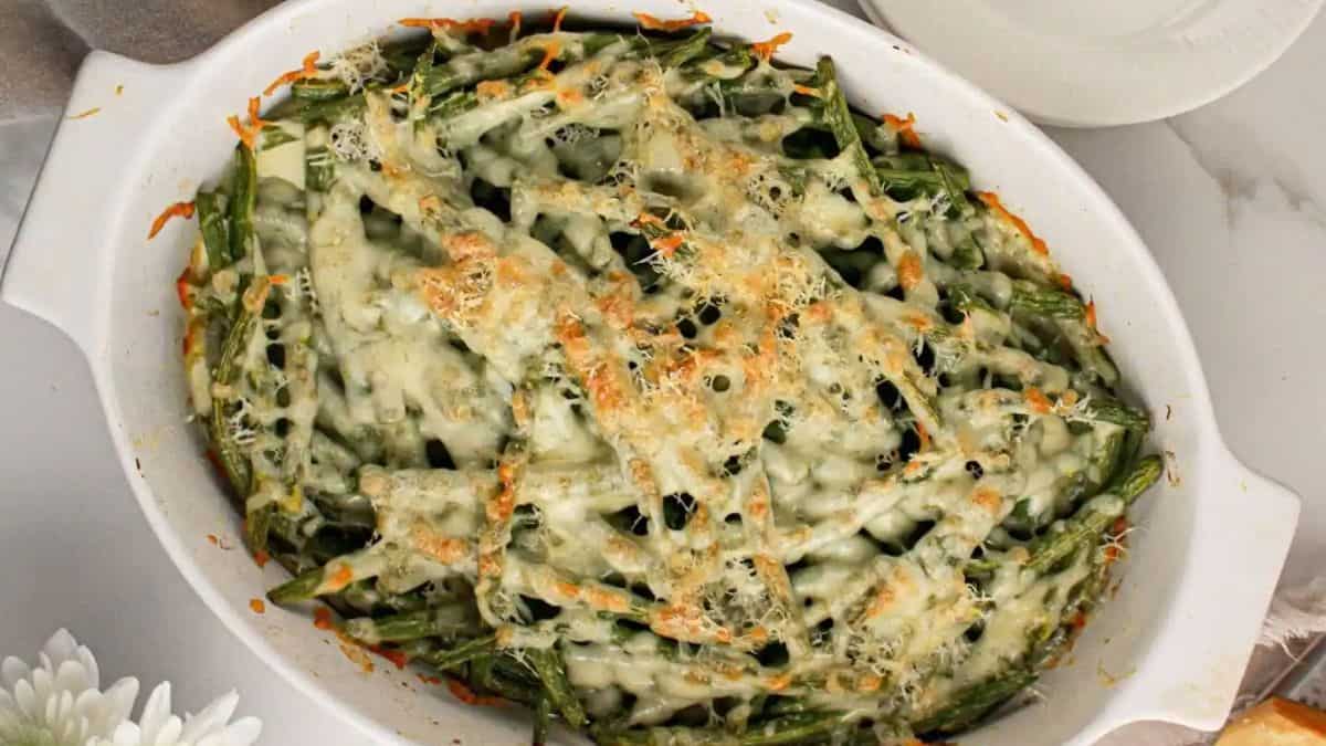 Freshly cooked cheesy baked green beans. 