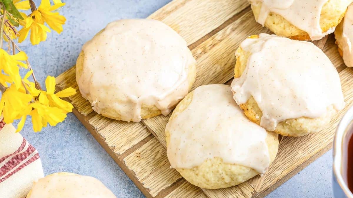 Beautifully served old fashioned cinnamon tea cakes.