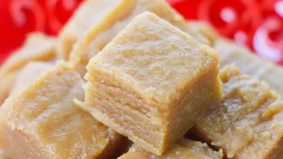 Peanut butter fudge in squares.