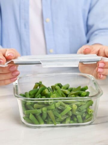 Storing food in containers