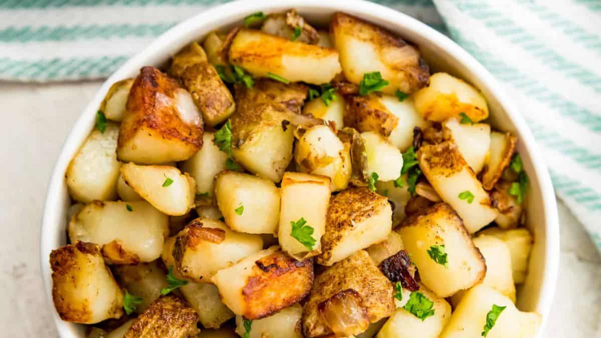 A bowl of Southern fried potatoes.