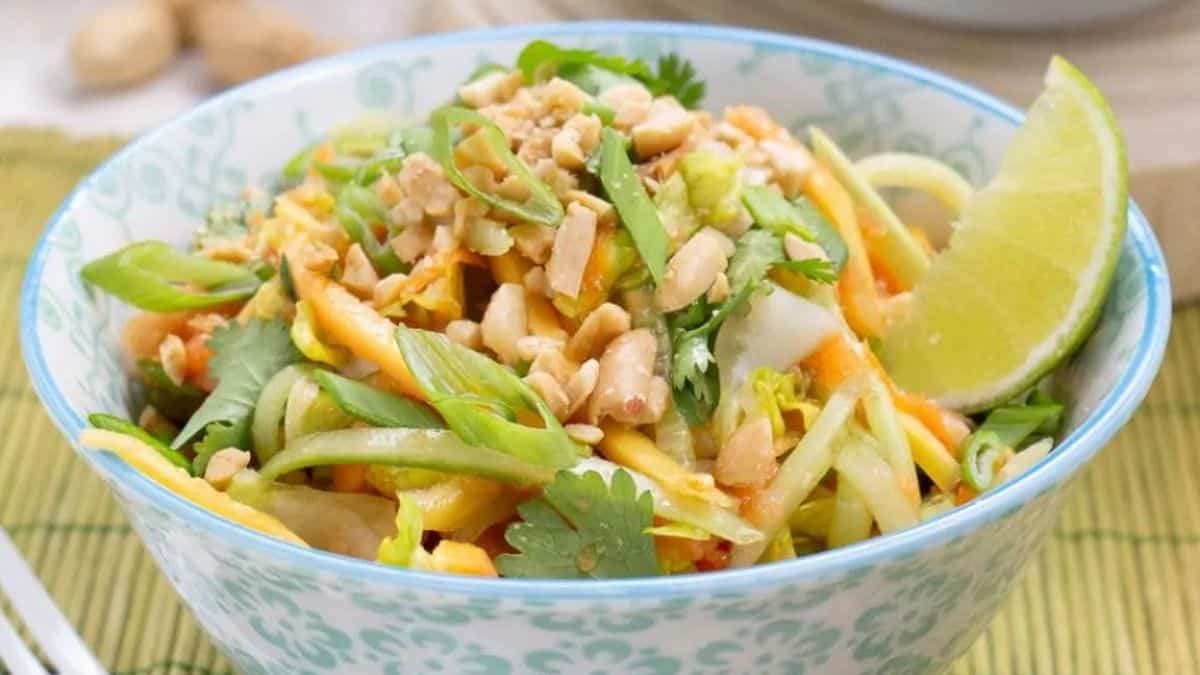 Bowl of Vietnamese papaya salad.