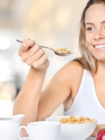 woman eating breakfast