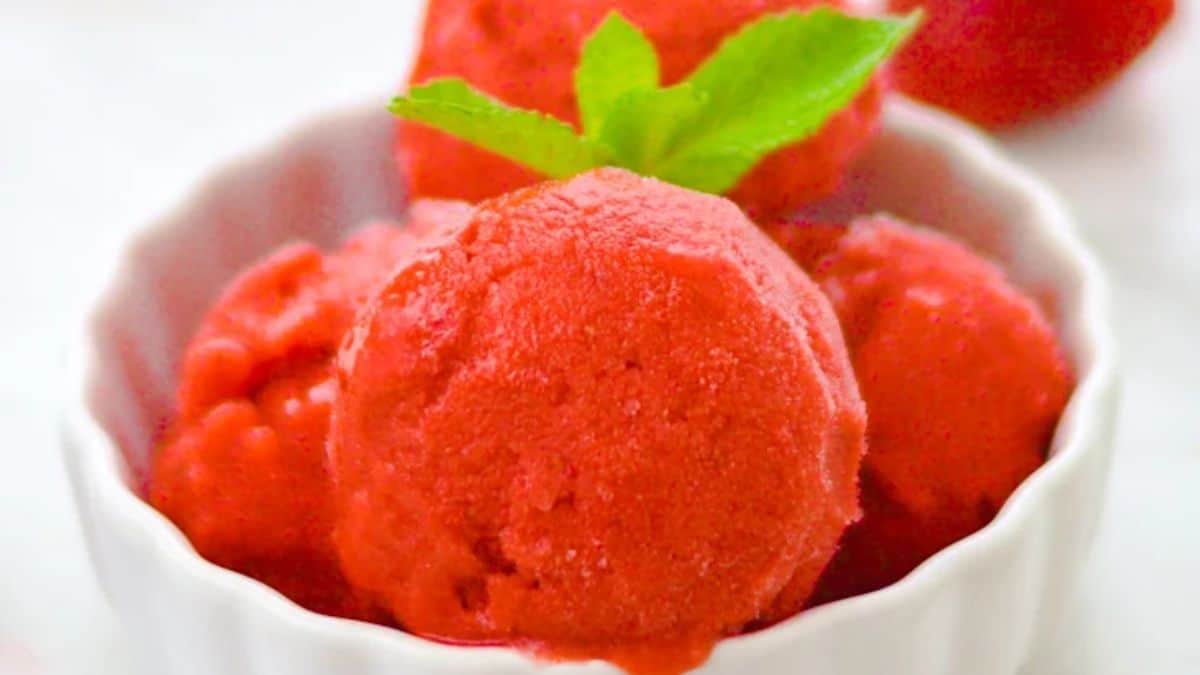 Strawberry frozen yogurt made within 5 minutes.