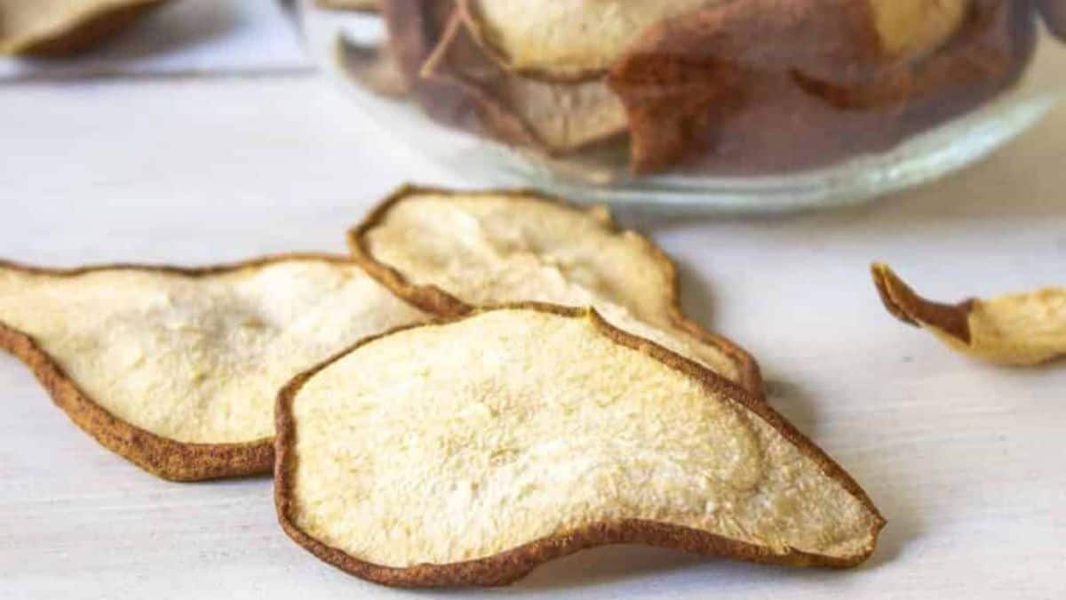 A few pieces of dried pears.