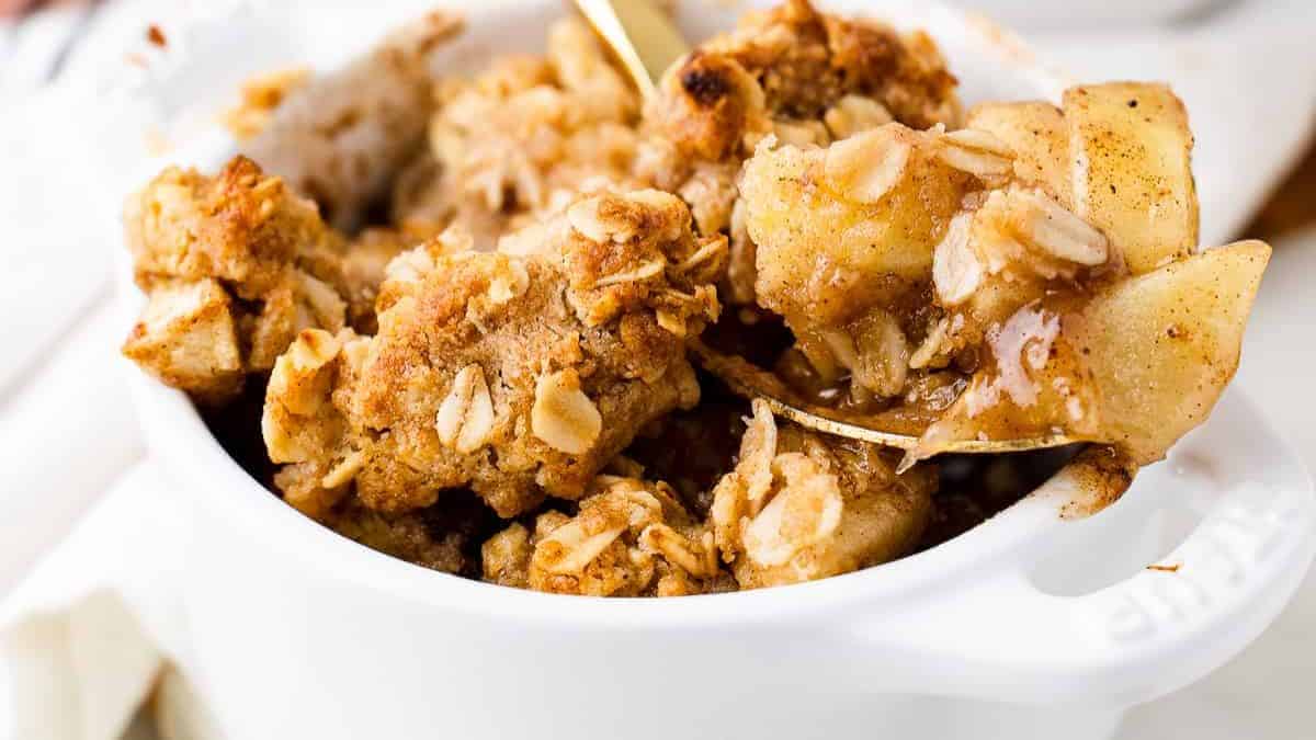 One baked apple crumble pot.