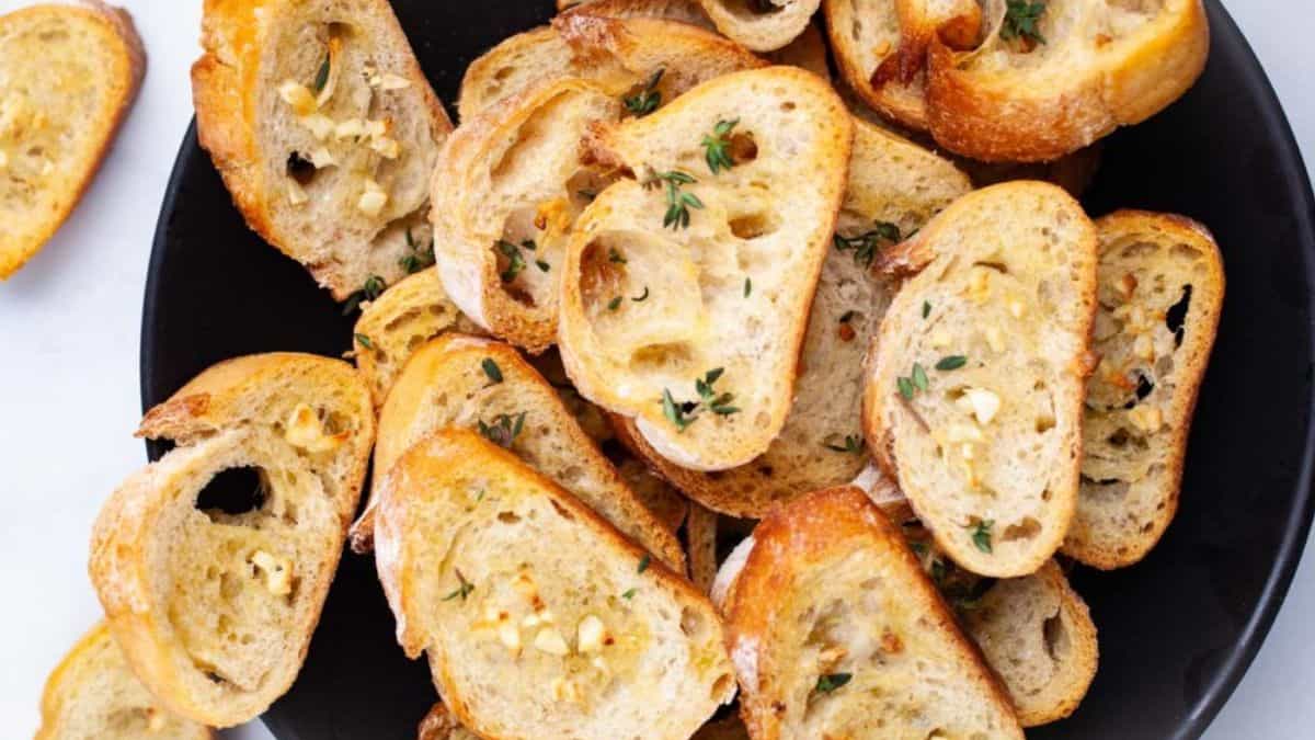 Garlic Crostini served on a plate.
