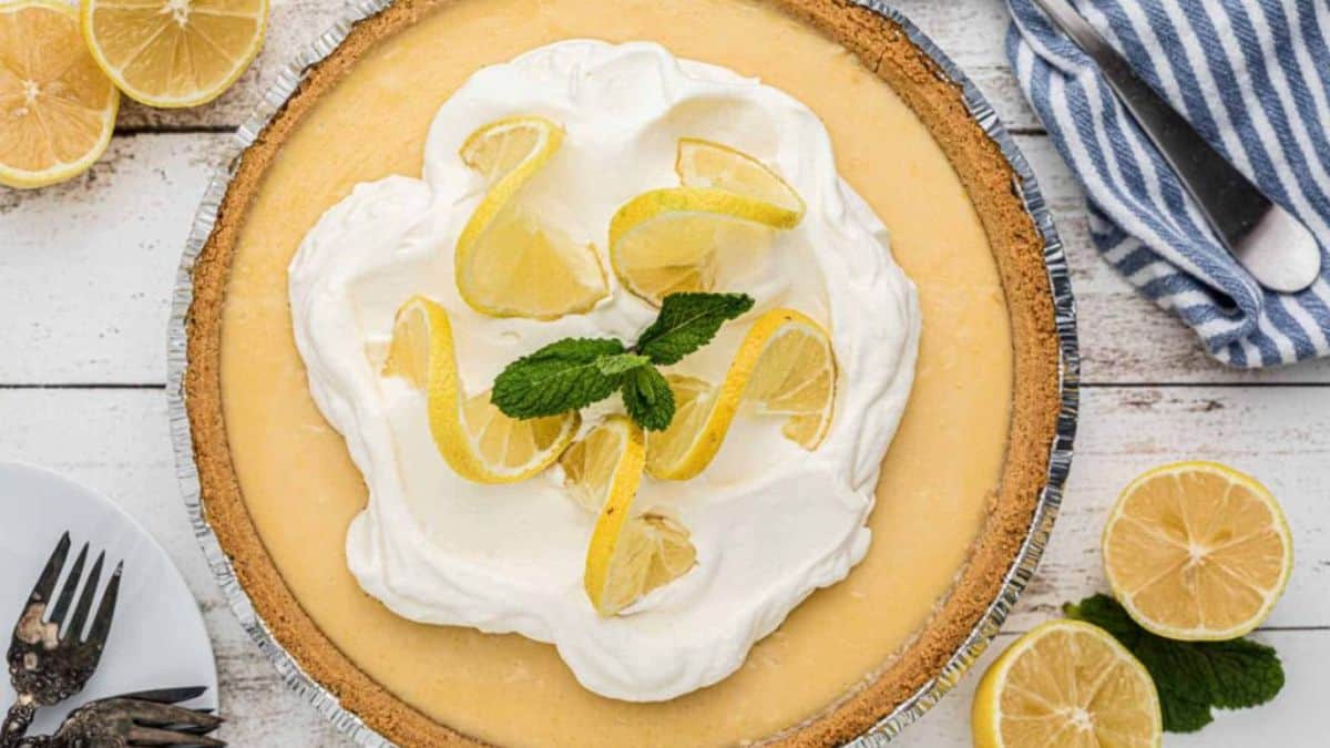 A whole lemon pie. 