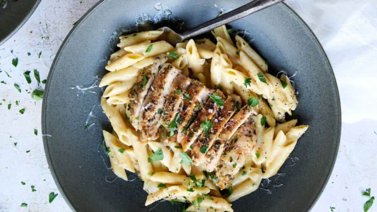 A beautiful plate of garlic parmesan chicken pasta.